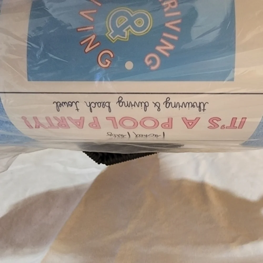 New in Package Packed Party‎ Thriving & Diving Beach Towel